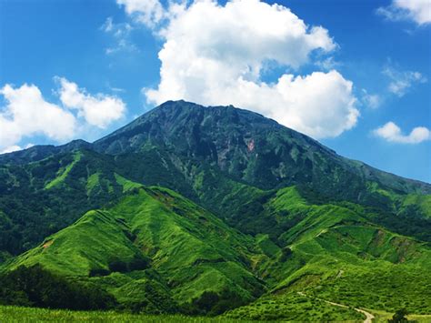 阿蘇地域振興局 「阿蘇山登山情報」 阿蘇！ 阿蘇神社、阿蘇大観峰、阿蘇山等のおすすめ観光スポット 赤牛丼のランチ、イベント、温泉、ホテル