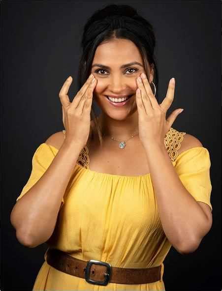 Lara Dutta An Insight Into Her Life Biography Age Height Figure