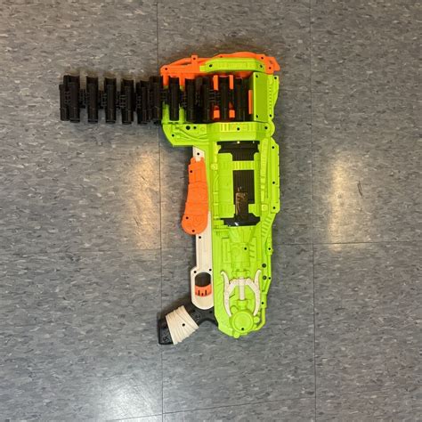 Nerf Zombie Strike Ripchain Dart Gun With Chain Machine Gun And Darts