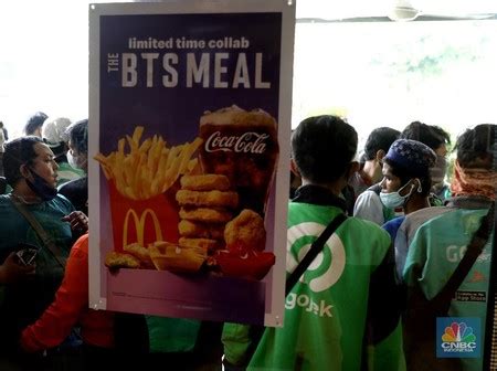 Gambar Bts Meal Malaysia / The Bts Meal Is Now Available At Mcdonald S ...