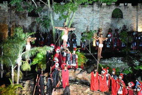 Encenação da Paixão de Cristo emociona milhares de pessoas em Floriano