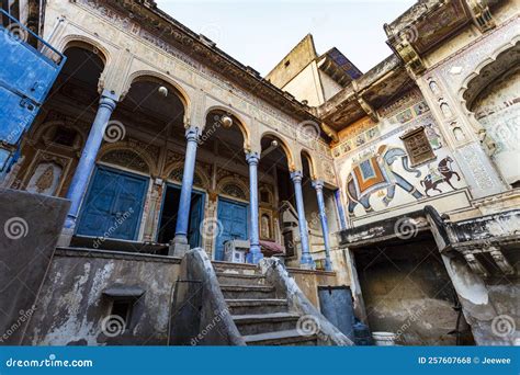 Exterior Of An Old Haveli In Mandawa Rajasthan India Asia Stock