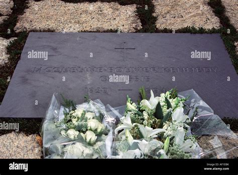 Jacqueline Bouvier Kennedy Onassis grave, Arlington National Cemetery ...