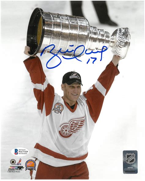 Brett Hull Autographed Detroit Red Wings 8x10 Photo #1 - 2002 Stanley ...