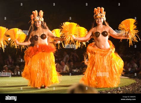 Dancers at the Old Lahaina Luau, Lahaina, Maui, Hawaii Stock Photo - Alamy