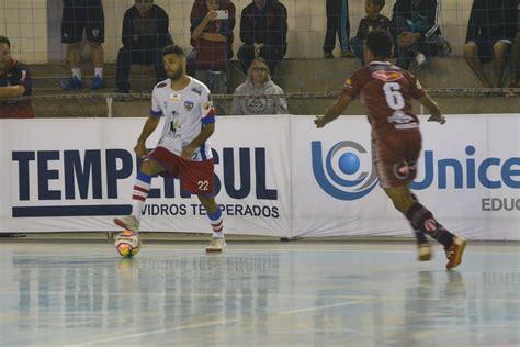 De volta após lesão ala do Mogi Futsal celebra gol e vitória em jogo