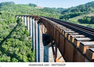 Viaduct Mula Preta Ferrovia Do Trigo Foto Stock 1847556529 Shutterstock