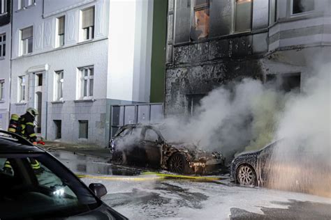 Wuppertal Brennende Autos Haus Evakuiert Polizei Vermutet