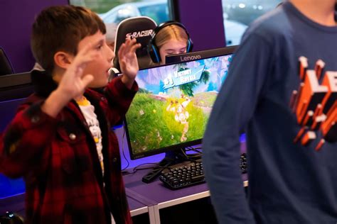 Disney Investit 15 Milliard Dans Epic Games Le Créateur De Fortnite