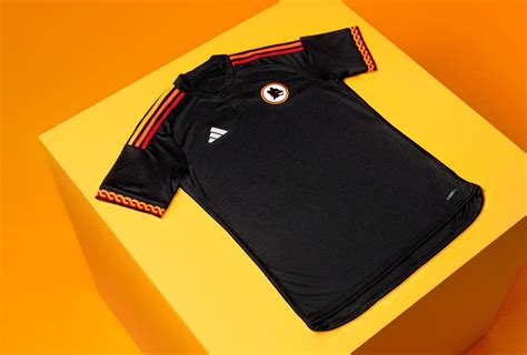 Roma Ecco La Nuova Terza Maglia Firmata Adidas Foto Gallery