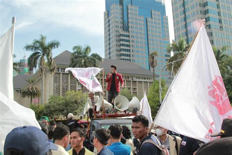 Bem Si Gelar Demo Patung Kuda Sinpo Id