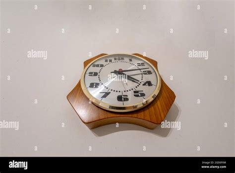 Horloge Analogique Banque De Photographies Et Dimages Haute