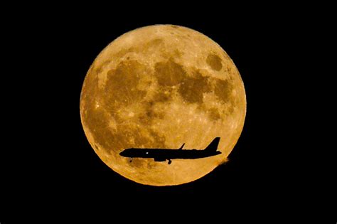 August Full Moon When To See The Sturgeon Supermoon Cnn