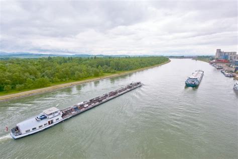 Le Transport Fluvial De Marchandises En Hausse Pour