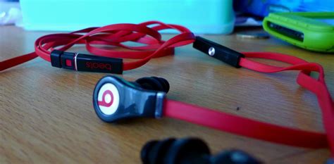 How To Pair Beats Headphones - DeviceMAG