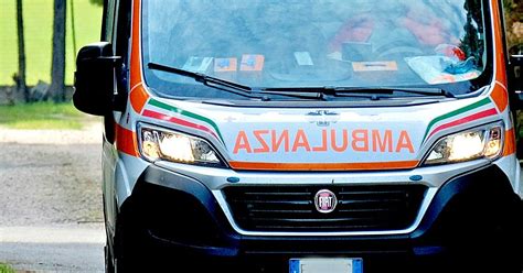 Incidente Sul Lavoro A Monza Muratore Colpito Alla Testa Dalla Trave