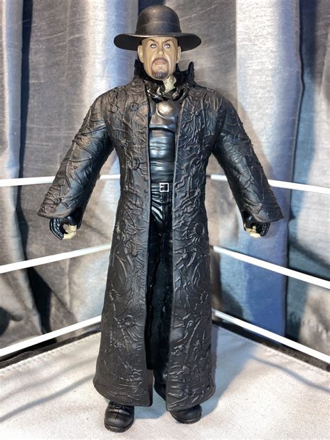 Undertaker Elite 80 With Hat And Coat