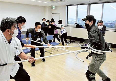 さすまたの使い方学ぶ 三島中央病院で不審者対応訓練静岡新聞DIGITAL 静岡県のニュース