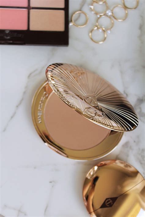 Charlotte Tilbury Airbrush Matte Bronzer In Medium Bronzing Brush