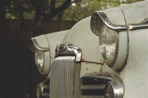 OLD PARKED CARS.: 1959 Sunbeam Rapier Convertible.