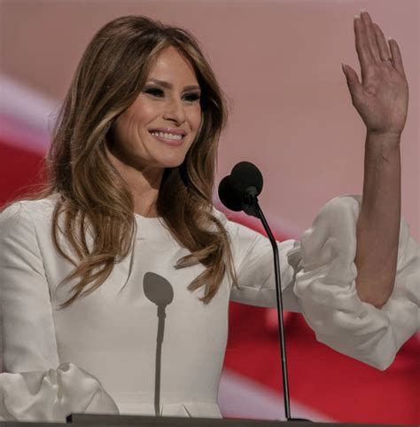 Chi è Melania Trump 5 Curiosità Sulla Moglie Di Donald Trump Donna