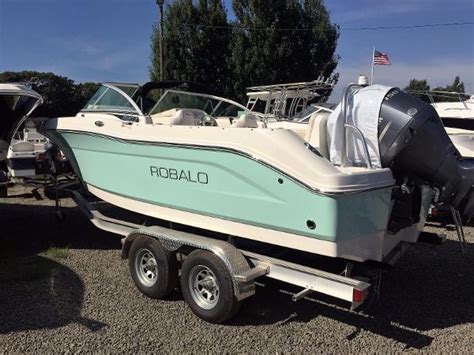Robalo R207 Dual Console Boats For Sale In New York