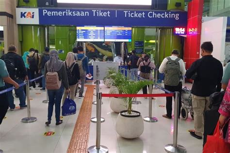 Kelompok Ini Bisa Dapatkan Diskon Harga Tiket Kereta Siapa Saja Mereka