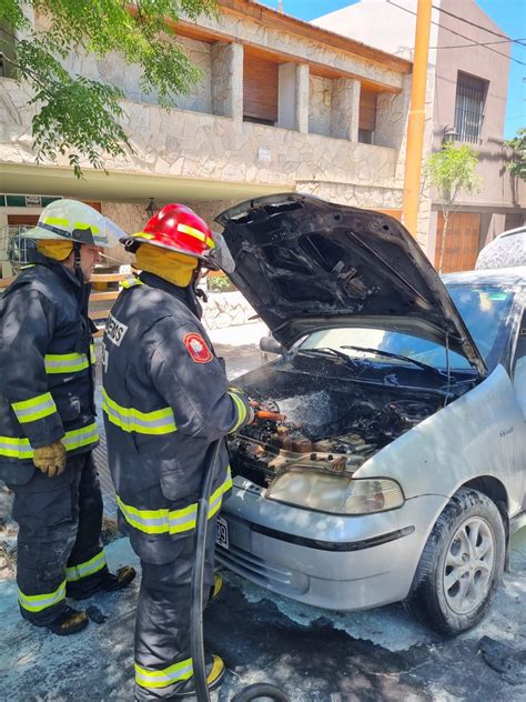 Fuego En Un Autom Vil Estacionado Noticias