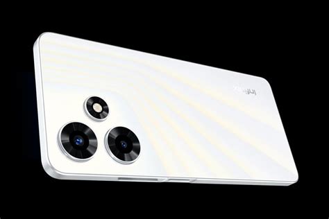 Смартфон INFINIX HOT 30i 8 128Gb Белый купить по цене 9 990 рублей в