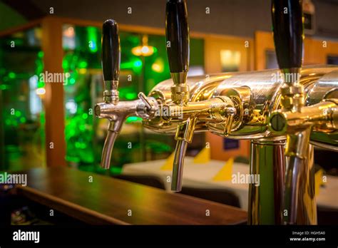 Draught Bar Hi Res Stock Photography And Images Alamy