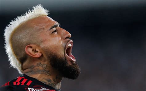 Vidal é eleito Craque da Torcida após vitória do Flamengo sobre o