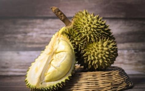 What Does Durian Taste Like? Exploring the Flavor