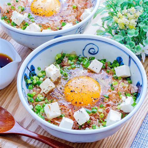 マイルド♡クリームチーズとめんつゆの卵かけご飯♪ クラシル レシピや暮らしのアイデアをご紹介