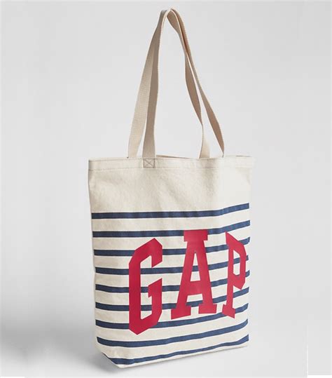 These Logo Tote Bags Are More Popular Than Ever | Who What Wear