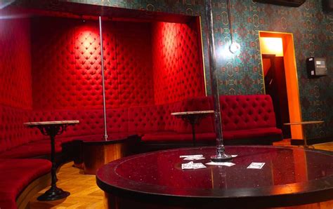 Beautiful New Stripclub In Amsterdam: Club Bon TonAmsterdam Red Light District