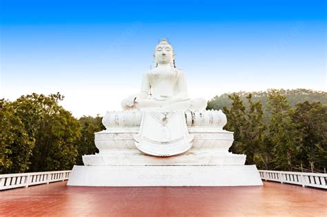 Temple On The Hill Wat Phra That Mae Yen In Pai Photo Background And