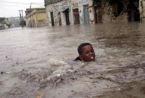 Las Inundaciones En Somalia Dejan Al Menos Personas Fallecidas