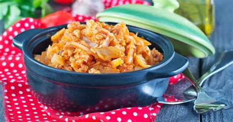 13 лучших рецептов тушеной капусты: простые и вкусные идеи, как ...
