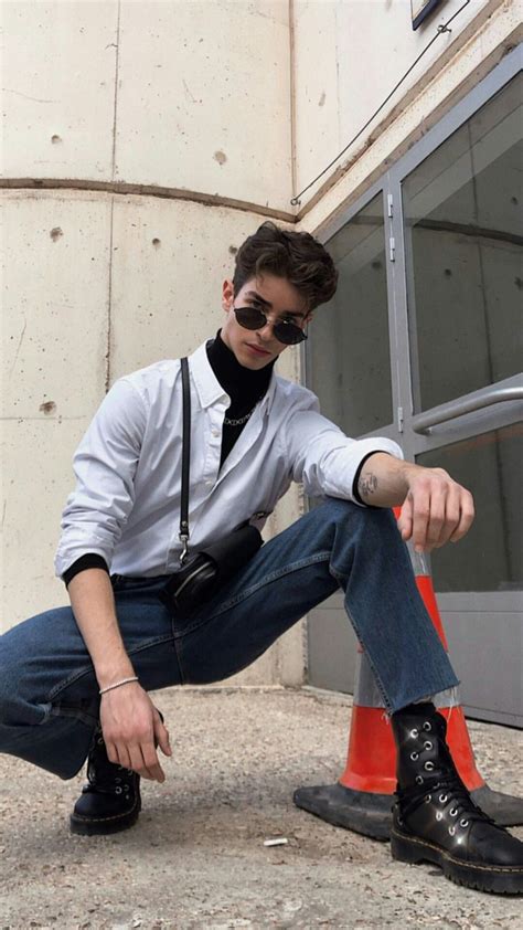 Pin By Gustavo Sol On Manu Ríos Elegant Casual Men Mens Outfits Mens Casual Outfits