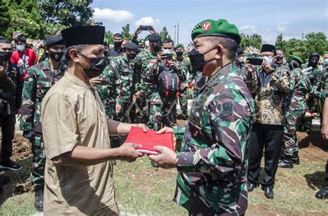 PEMAKAMAN PRAJURIT TNI GUGUR DI PAPUA ANTARA Foto