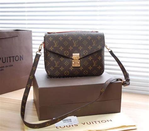 Louis Vuittons Monogram Album Bag Brown Leather Shoulder Bag Lv Crossbody Bag