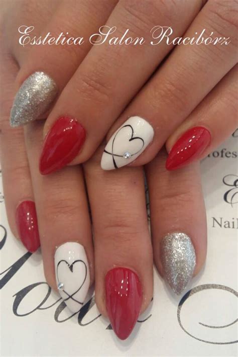 Serce na paznokciach pomysł na czerwone paznokcie Valentines nails