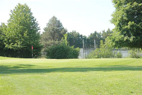 Rhône Vaulx en Velin Re découvrez le golf à lAtol du Grand Parc