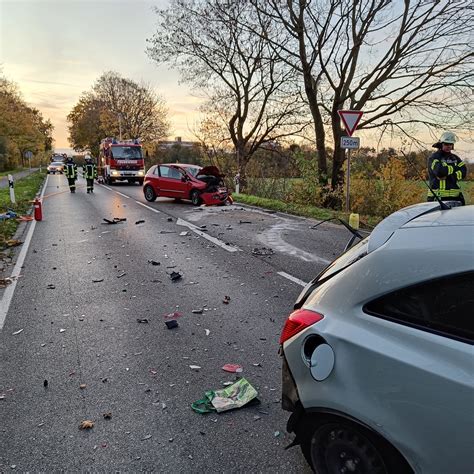 Schwerer Verkehrsunfall Auf Der Landstra E