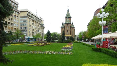 Ph 2012 04 25 11h13 Timisoara Piata Victoriei Cu Lupa Cap Flickr