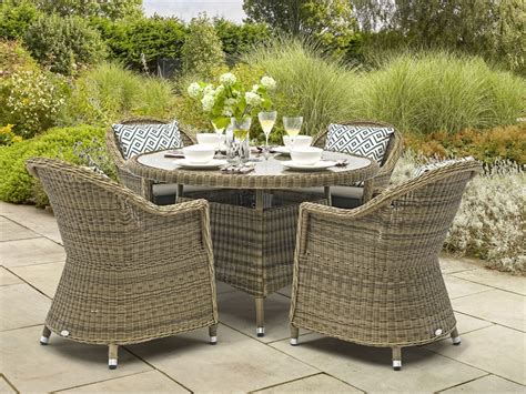 Bramblecrest Sahara Rattan 4 Seat Round Dining Set With Parasol And Base