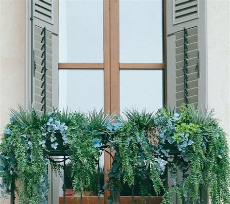 Ideas for Decorating your Juliet Balcony