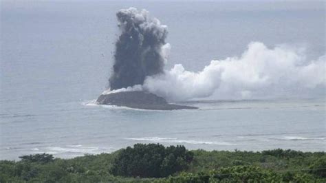 World’s newest island forms in Japanese archipelago