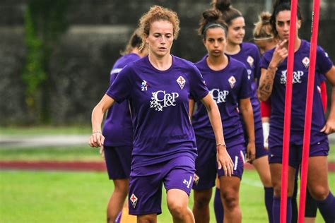 Sofia Lorieri Una Nuova Calciatrice Amaranto Acf Arezzo Arezzo