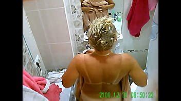 Limona Il Fidanzato E Gli Fa Una Sega Porn Videos LetMeJerk
